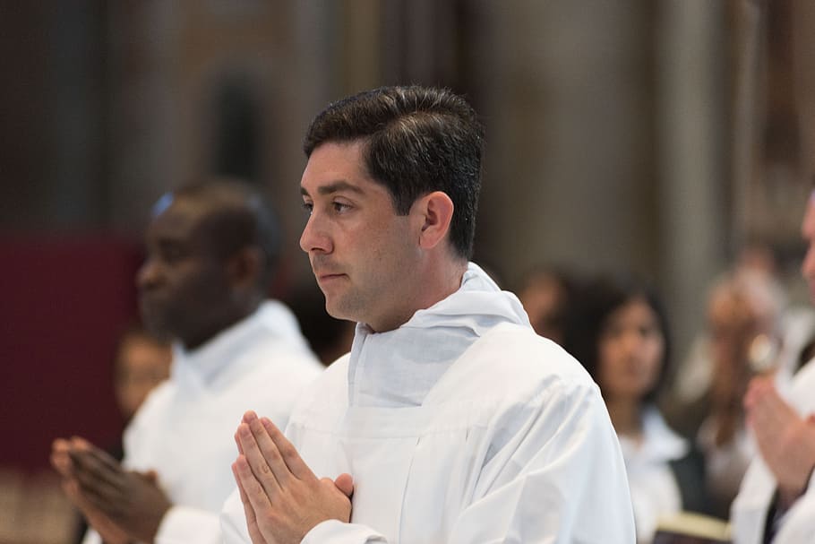 diácono, gerencia, sacerdocio, Adulto, hombres, personas incidentales, tiro en la cabeza, grupo de personas, mediados de adultos, vista lateral