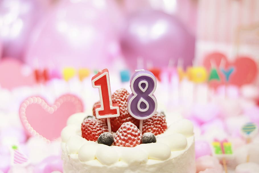 Kue ulang tahun ke 18, kue ulang tahun, kue, pencuci mulut, cupcake, makanan, Makanan manis, perayaan, lapisan gula, dekorasi