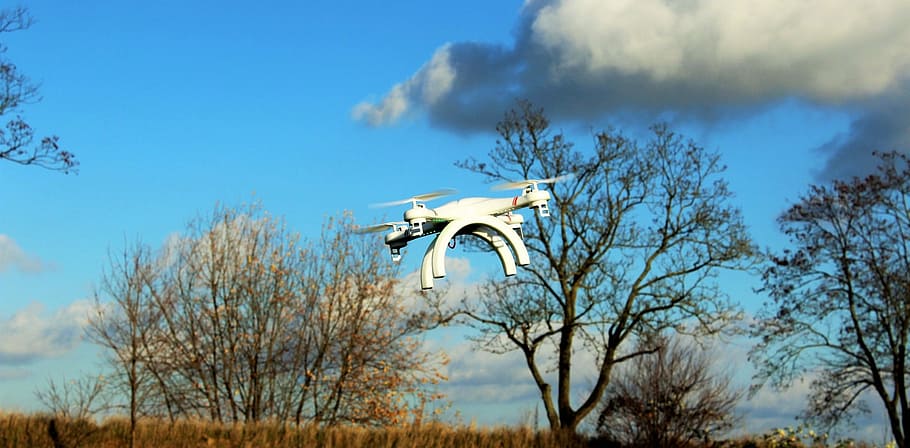 Drone, Vuelo, Volar, Rotor, Avión, pancarta, imagen de fondo, árbol, árbol desnudo, arquitectura