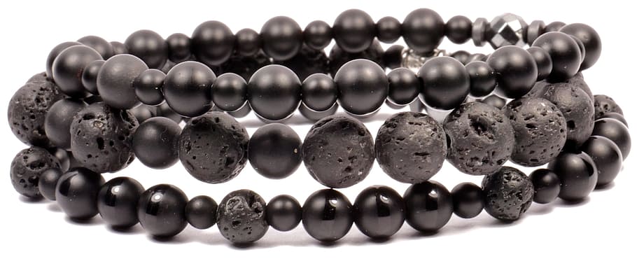 Amanu, Jewelry, Trends, Corsican, pierredelave, onyx, hematite, faitmain, white background, in a row