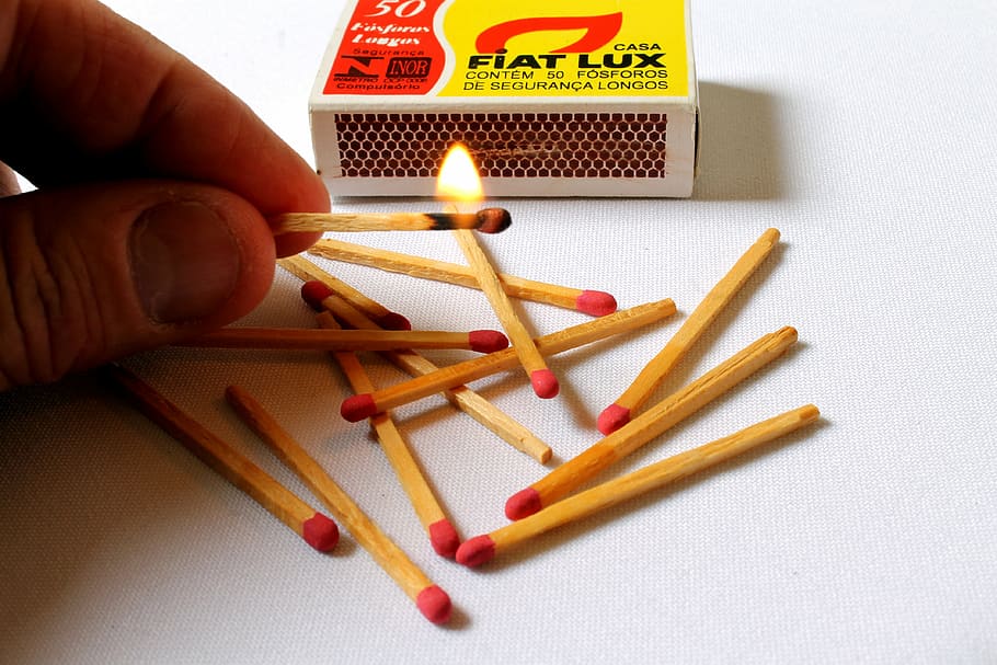 matches, toothpick matches, calls, matchbox, lit, light, fire, matchstick, close-up, human hand