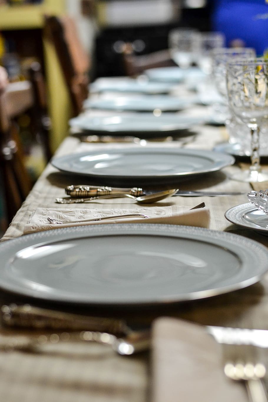 family dinner, thanksgiving, meal, holiday, celebration, traditional, place setting, china, indoors, table