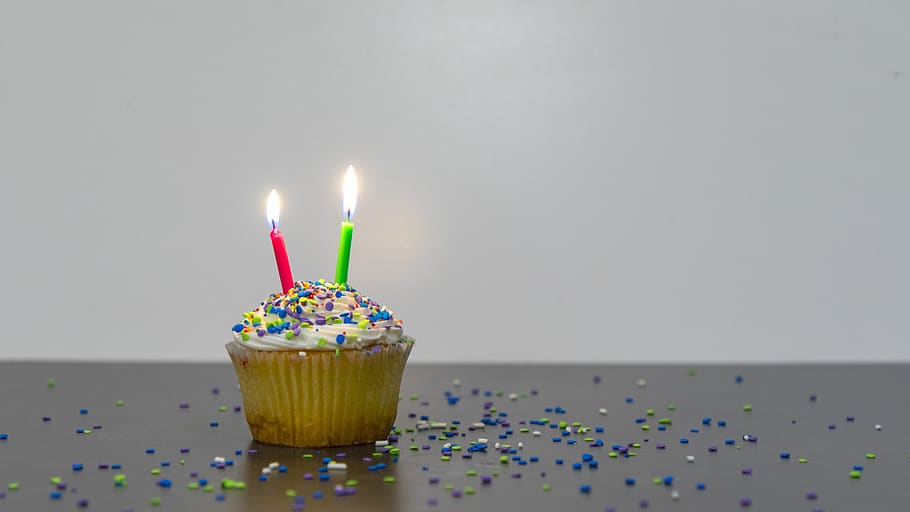 magdalena, pastel, cumpleaños, velas, postre, dulce, muffin, dos, 2, formación de hielo