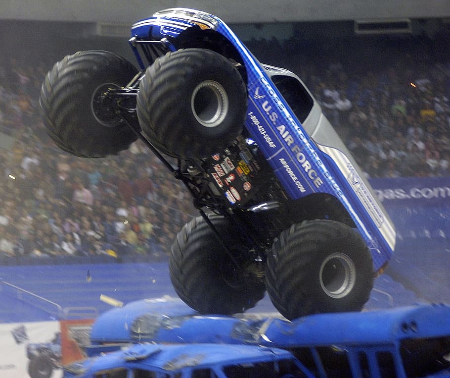 camión monstruo, atasco, rally, estadio arena, exposición, vehículo, neumáticos, rueda, espectáculo, modificado