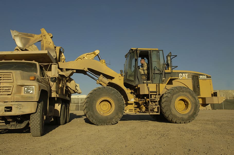 Amarillo, excavadora Caterpillar, al lado, volcado, camión, equipo pesado, cargador, construcción, maquinaria, máquina