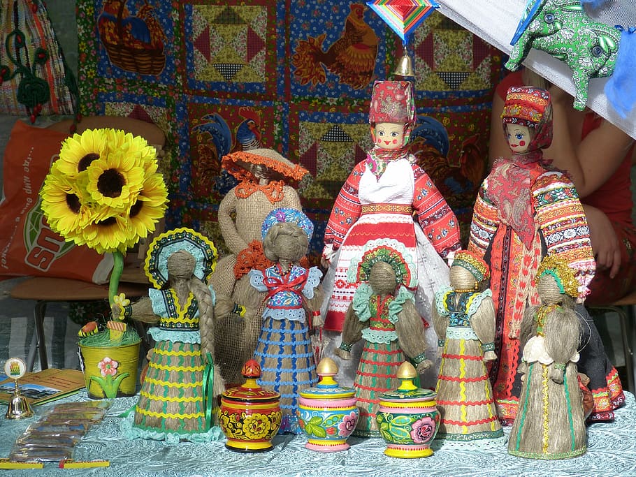 russia, historically, golden ring, market, doll, toys, flea market, sun flower, straw, woman of straw