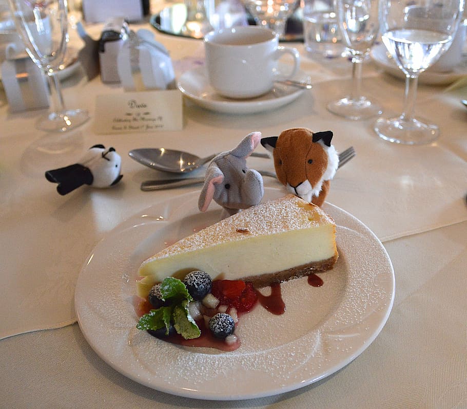 sliced, cake, black, berries, plate, wedding, banquet, cheesecake, toys, eating