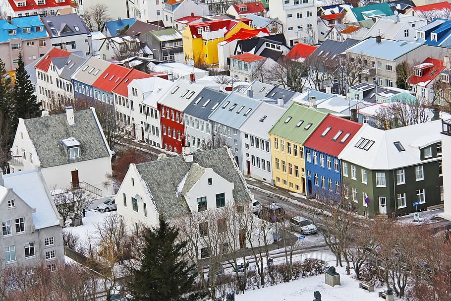 住宅地, トップビュー, アイスランドの家, 上から, 有名な教会, アート, 珍しい, 美しい, 冬, 雪