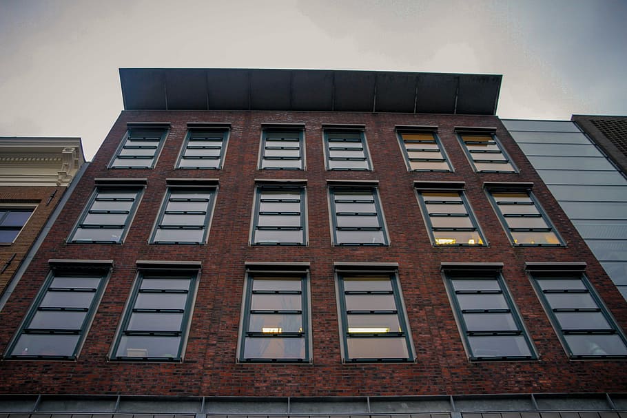 bajo, fotografía de ángulo, marrón oscuro, hormigón, edificio, anne frank huis, países bajos, amsterdam, Arquitectura, ventana