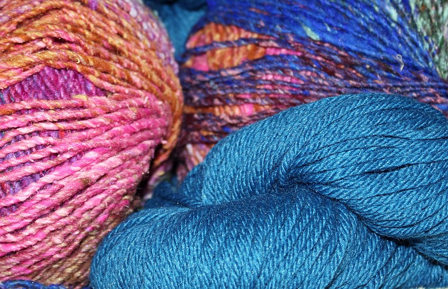 quatro fios de cores sortidas, tricô, lã, crochê, malha, têxtil, quente, feito à mão, inverno, fios