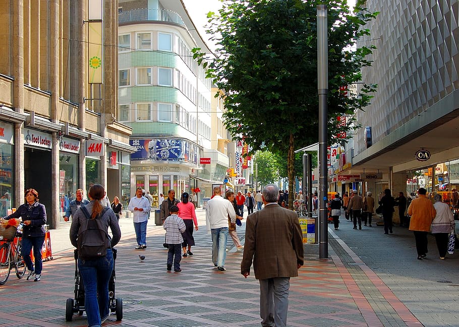 people, walking, street, buildings, pedestrian zone, shopping street, passers by, animated, gelsenkirchen, town center