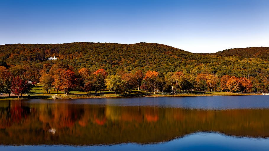 body of water, squantz pond, lake, water, reflections, autumn, fall, foliage, colorful, hdr