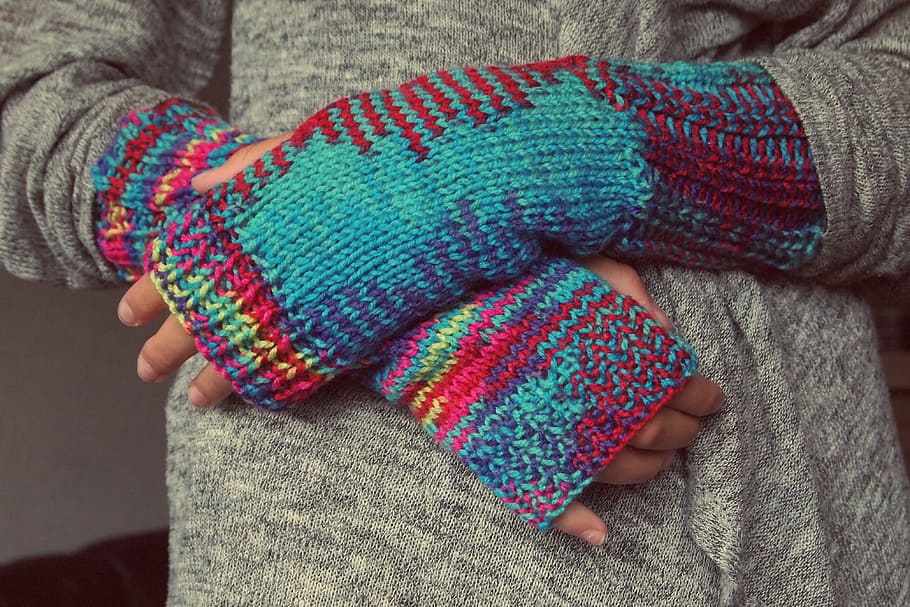verde azulado, rojo, de punto, suéter, manos, guantes, tejido de punto, invierno, dedos, mixto