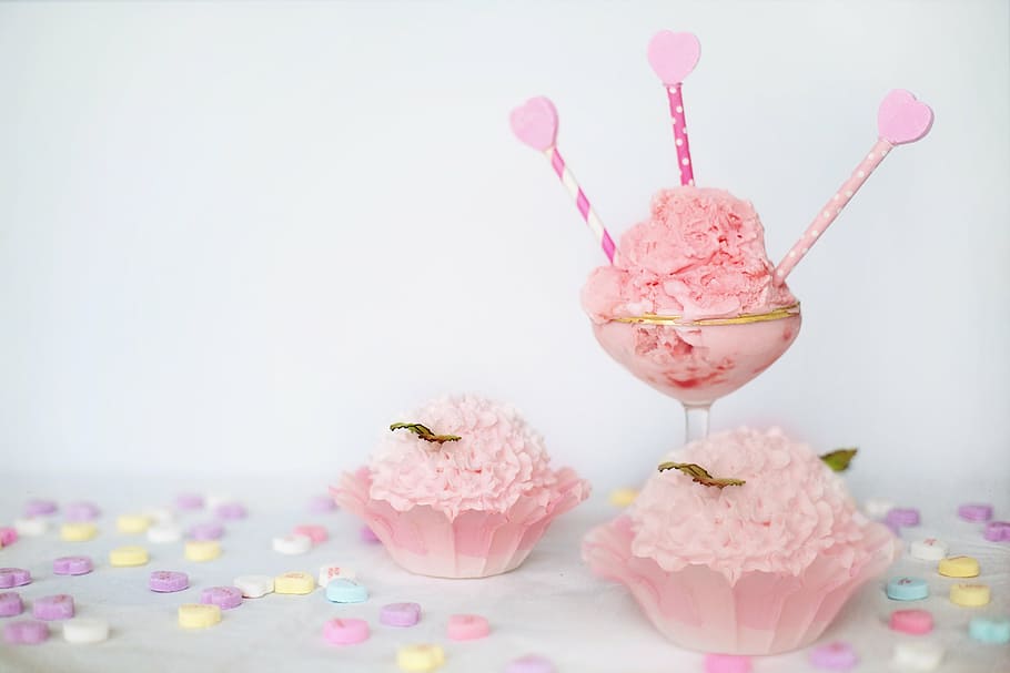ピンク, カップケーキ, お菓子, バレンタインデー, ピンクのアイスクリーム, ハート, 甘い, キャンディー, デザイン, デザート