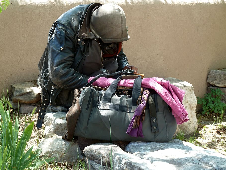 bolsa de lona gris, sin hogar, hombre, persona, vagabundo, falta de vivienda, pobreza, pobre, triste, mendigo