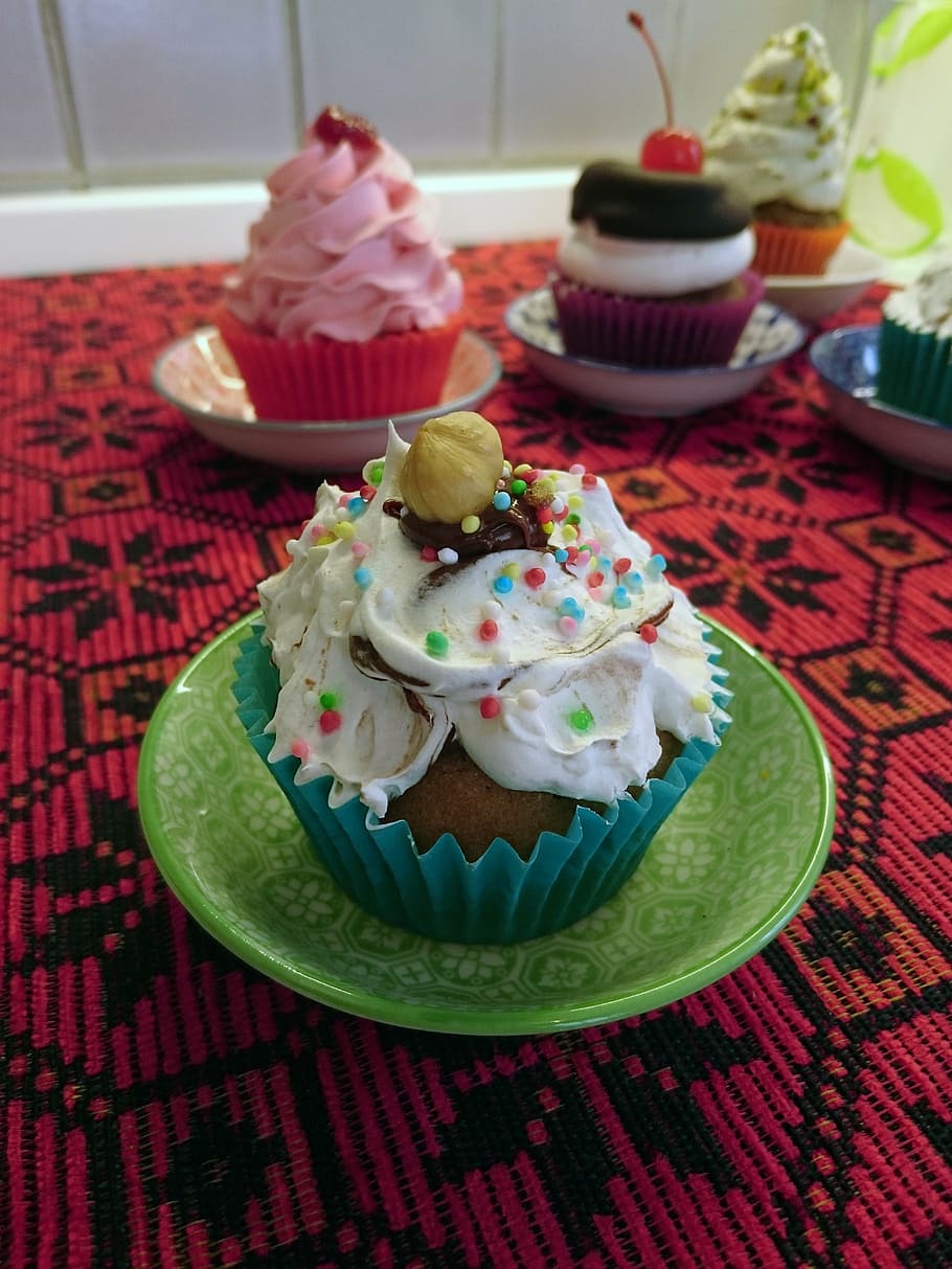 cupcake, topped, sprinkles, top, green, saucer, sweet, dessert, food, cup cakes