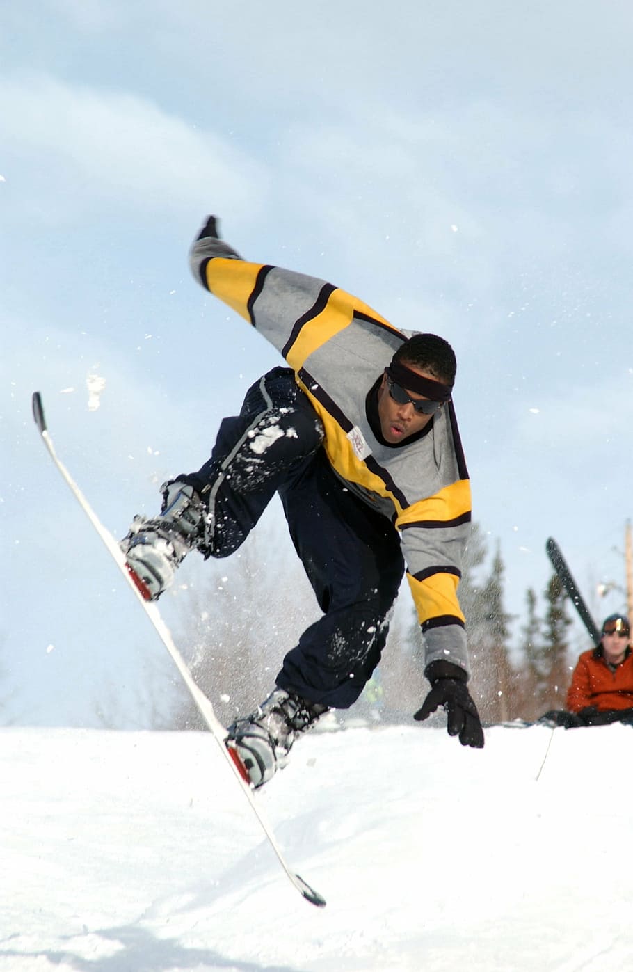 男スノーボード, 昼間, スノーボード, スノーボーダー, スポーツ, 楽しい, 山, 冬, 雪, 高山