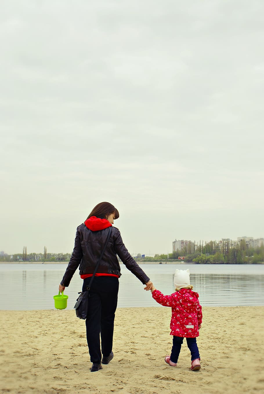 mom and daughter, quay, autumn, sea, moscow, stroll, park, the moscow river, family, clouds