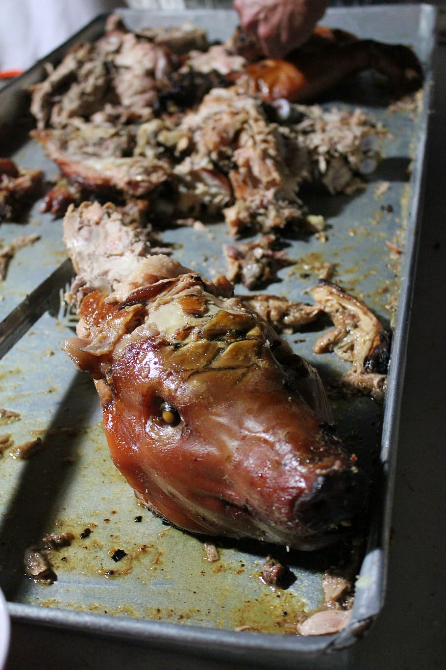 suckling pig, pork, bbq, bone, cook, food, pig, rib, sauce, meal