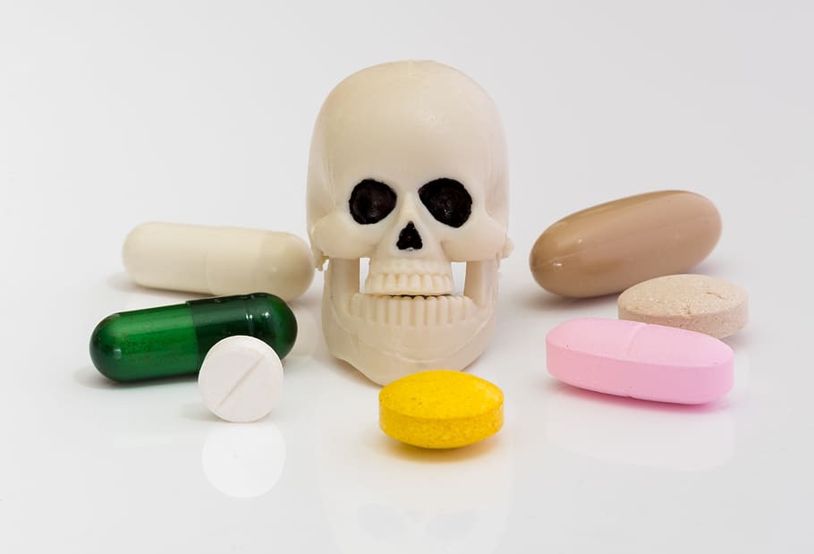 tabletas, píldoras, medicamentos, drogas, cápsulas, suplementos dietéticos, aditivos nutricionales, adicción, abuso, muerte