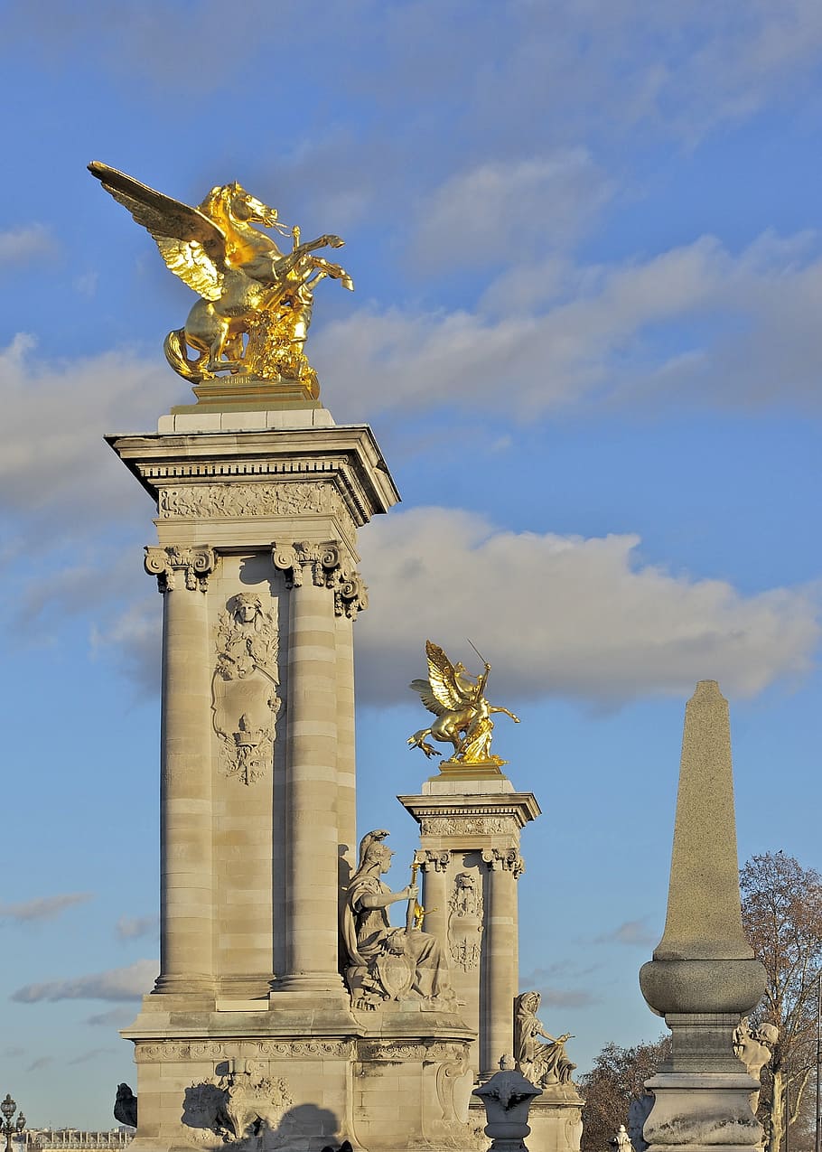 París, Francia, Pont Alexandre III, monumentos, esculturas, oro, cielo, nubes, fuera de, ciudad