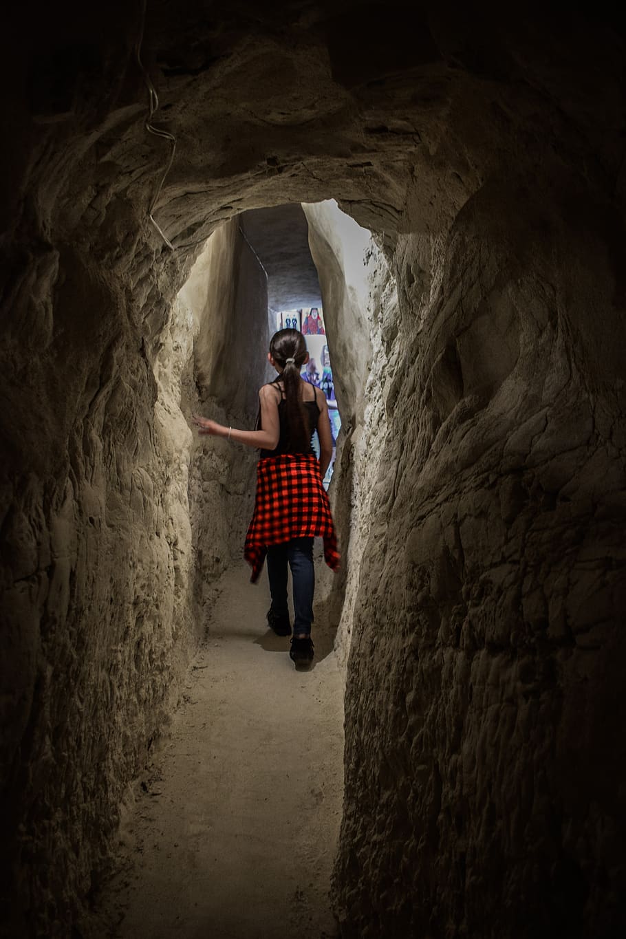 gadis, anak, terowongan, gelap, gua, bayangan, cahaya, sistem kereta bawah tanah, gereja, bawah tanah