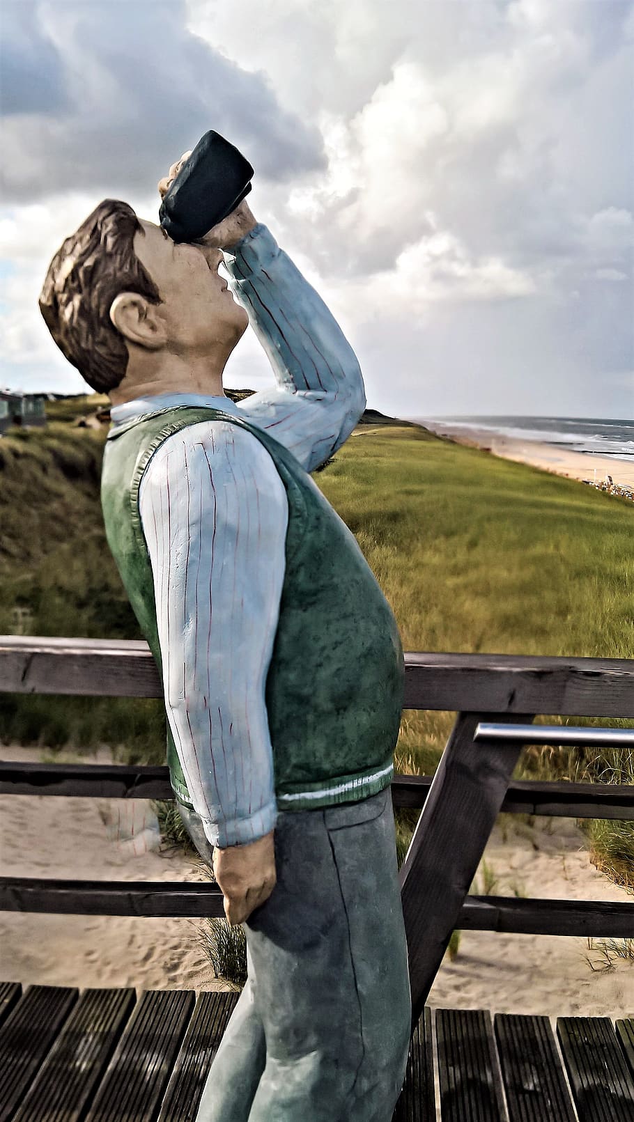 sculpture, figure, art, remote gazer, man, binoculars, island of sylt, beach promenade, public set, places of interest