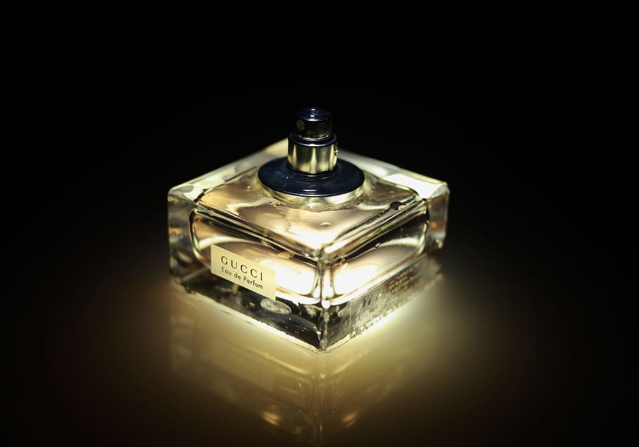 frasco de perfume de vidro gucci, Perfume, Garrafa, Cheiro, Luz, Artefato, cor, bela, preto Fundo, único objeto