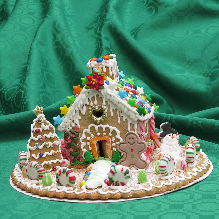 rumah roti jahe, kue-kue natal, natal, kue, roti jahe, dekorasi, pesta, permen, royal icing, manis