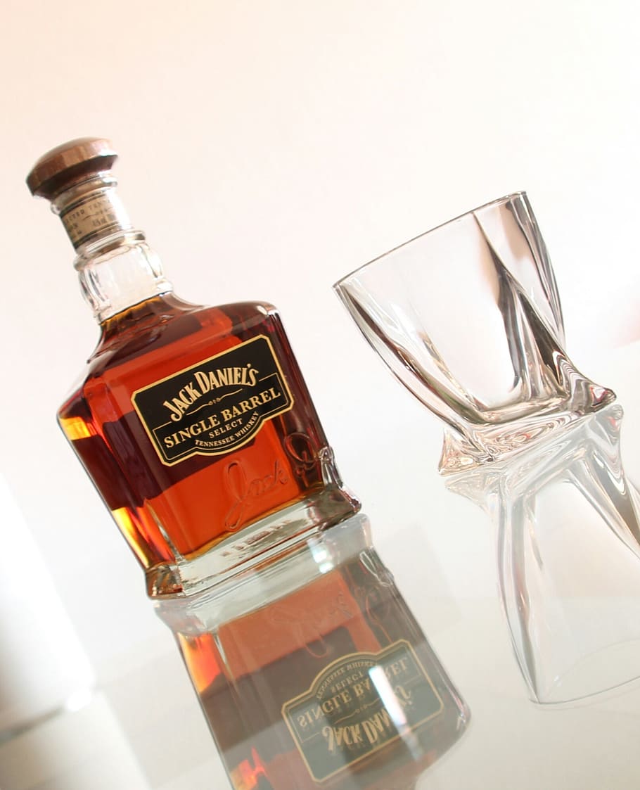 Jack Daniels, uísque, copo, garrafa, álcool, bebida, vidro - material, recipiente, transparente, dentro de casa