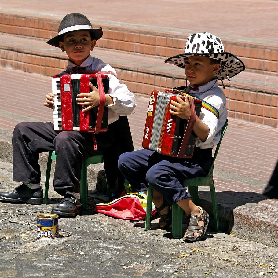 niños, musica, buenos aires, argentina, instrumentos, humanos, infancia, hombres, longitud total, sentado