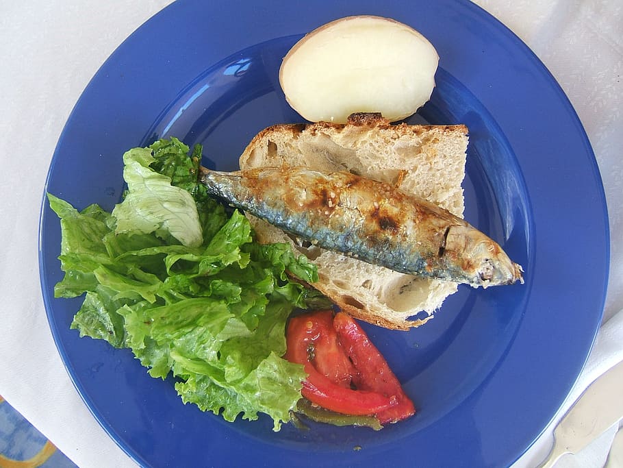 bread, sardines, lettuce, platter, food, fish, plate, seafood, fresh, sea