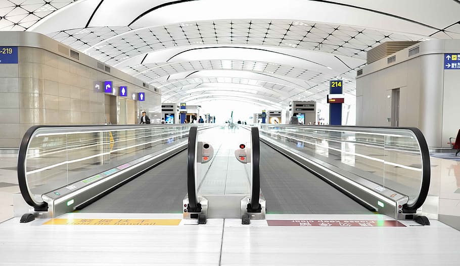 Royalty Free Moving Walkway Photos Free Download Pxfuel - airport flat moving walkway roblox