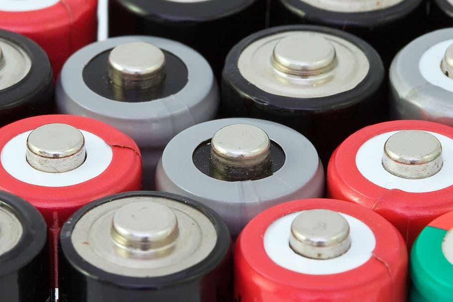 abu-abu, merah, baterai drycell, baterai, dapat diisi ulang, energi, listrik, bingkai penuh, close-up, tidak ada orang