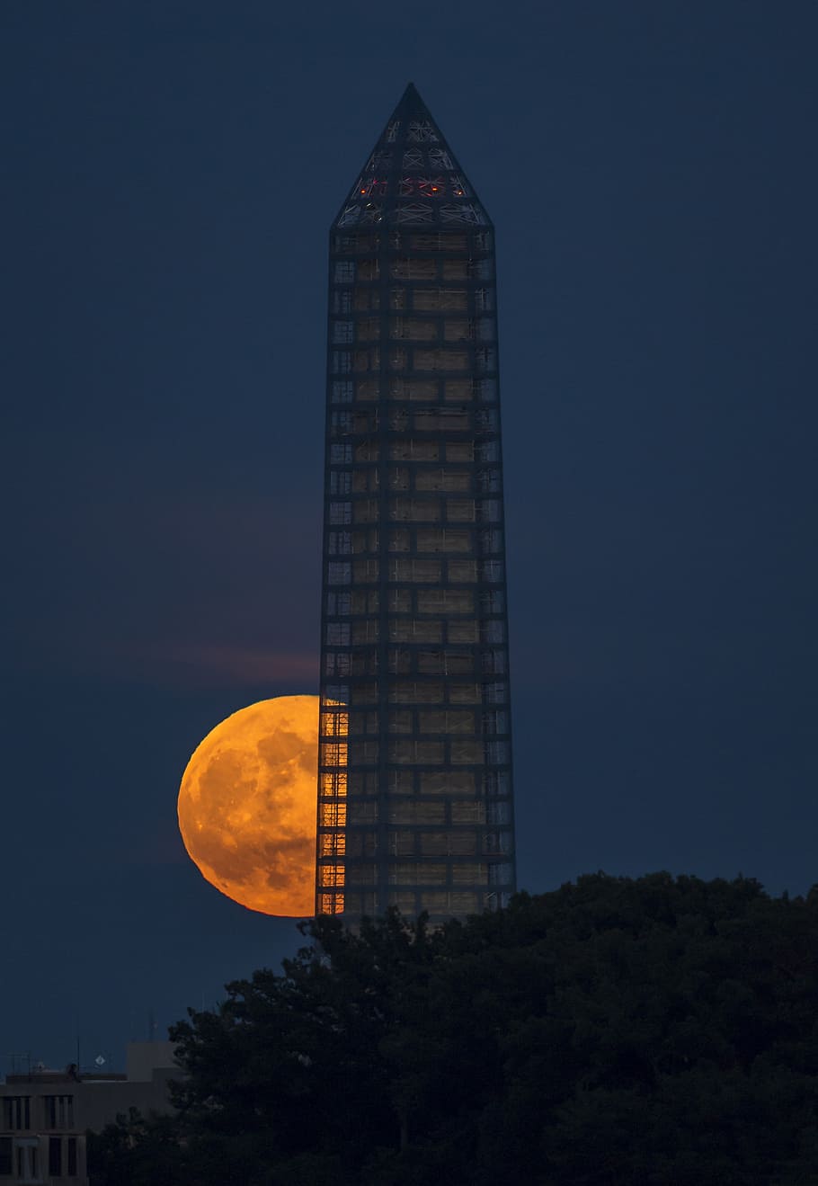 superluna, completo, perigeo, noche, monumento a washington, brillante, luz, nubes, distrito de columbia, dc