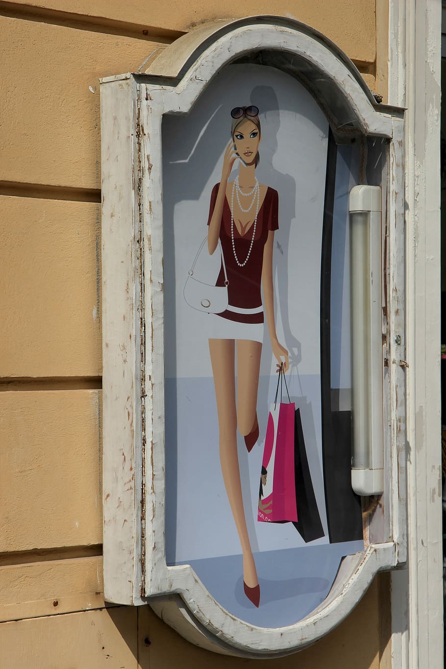 Shopping, Fashion, Italy, Advertising, marketing, figure, woman, handbag, mini dress, shield