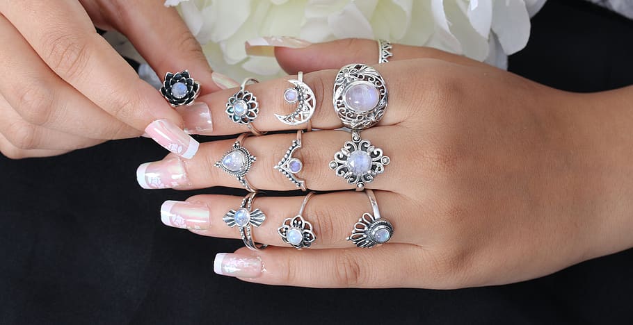 anillo, joyas, plata, moda, blanco, parte del cuerpo humano, joyería, clavo, adulto, mano humana