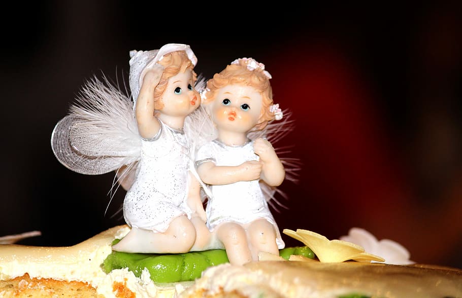 Birthday Cake, Wedding Cake, Surprise, figures, lesbian marriage, luck, love, homosexual, understanding, together