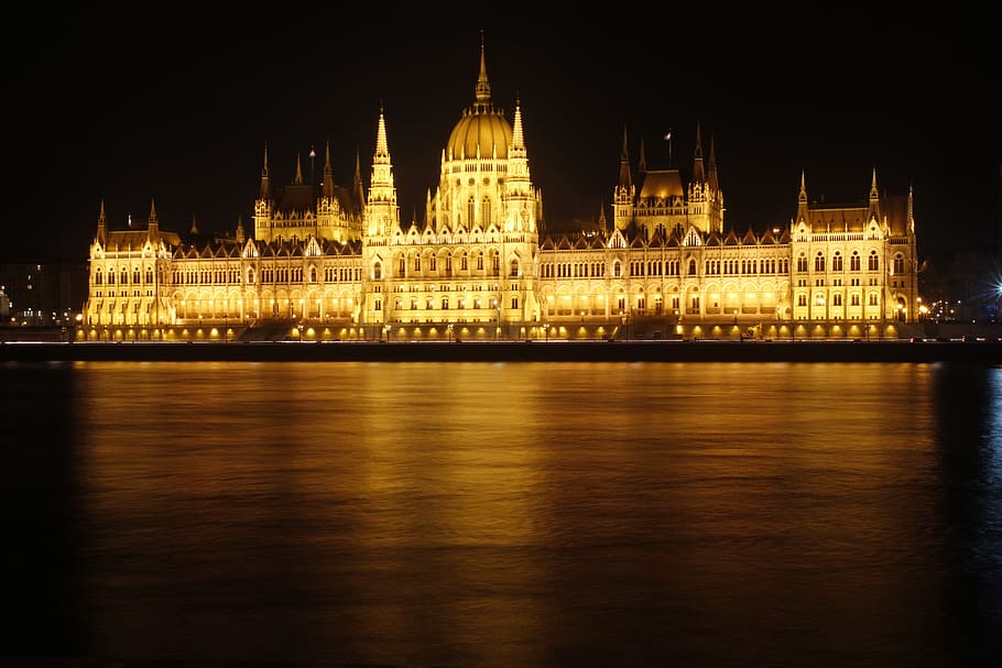 budapest, casa del parlamento, río danubio, noche, exterior del edificio, arquitectura, iluminado, agua, estructura construida, destinos de viaje