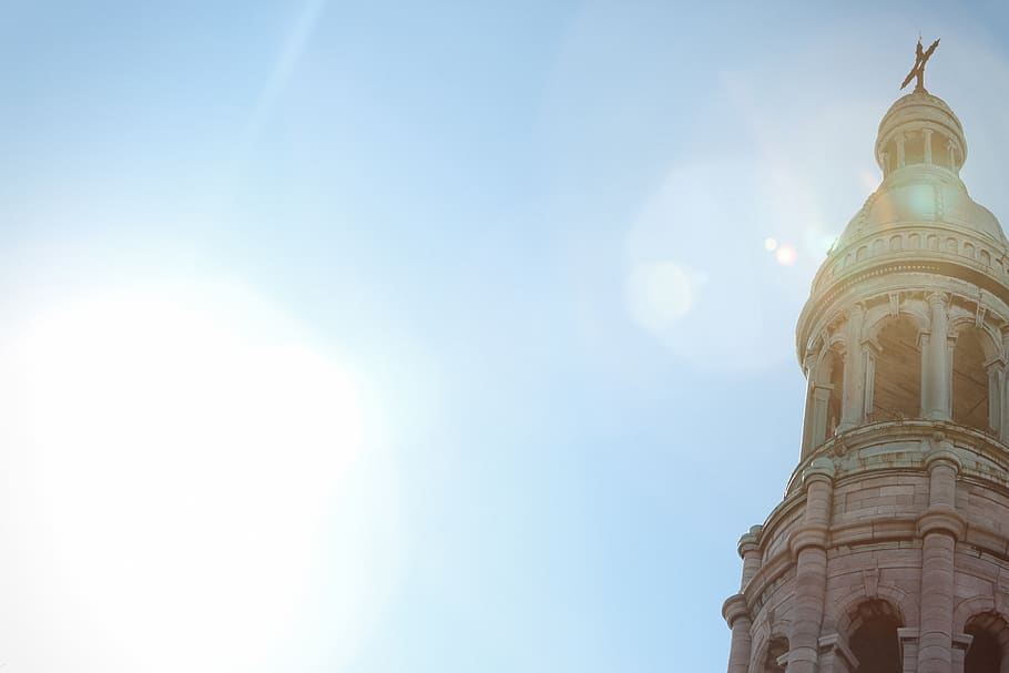 Iglesia, cruz, religión, arquitectura, azul, cielo, sol, vista de ángulo bajo, exterior del edificio, estructura construida