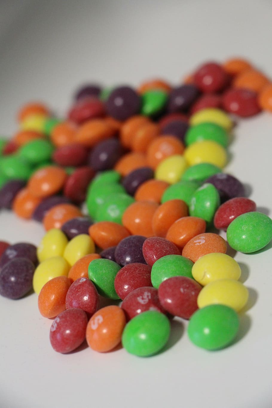 smarties, candy, colorful, chocolate lentils, multi colored, food, food and drink, sweet food, sweet, indulgence