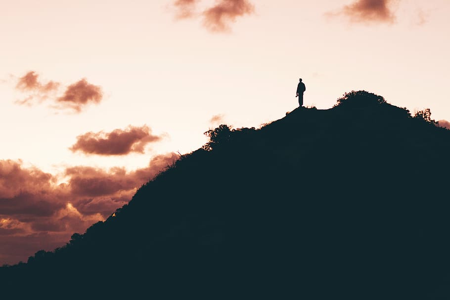 foto de silhueta, homem, em pé, montanha, silhueta, pessoa, cara, pessoas, caminhada, trekking