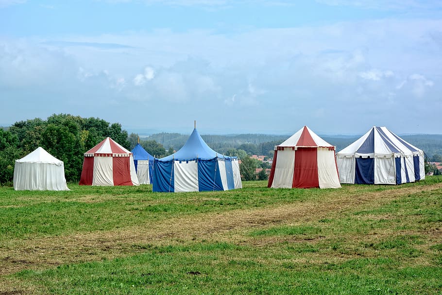tenda kubah outdoor, tenda, akomodasi, menginap, camp, berkemah, petualang, petualangan, nostalgia, pedesaan