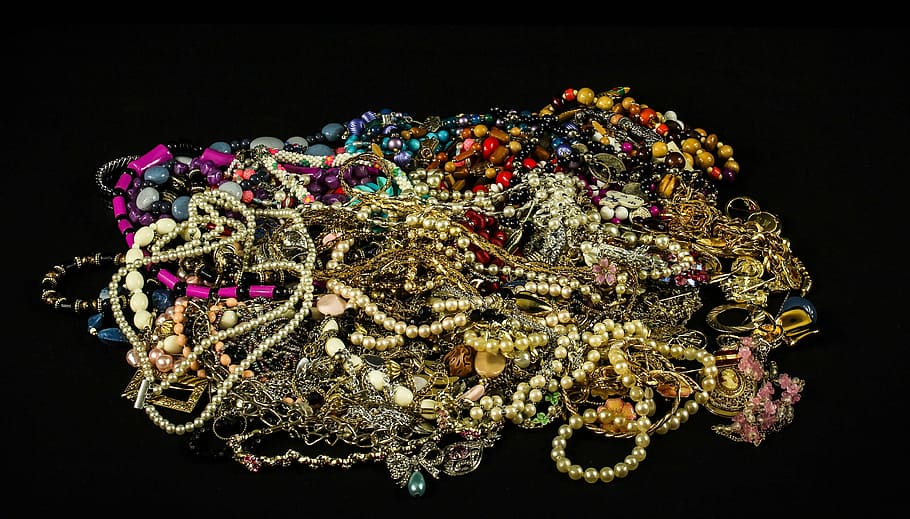 pile, assorted, jewelry, treasure, pearls, beads, gems, gold, silver, costume