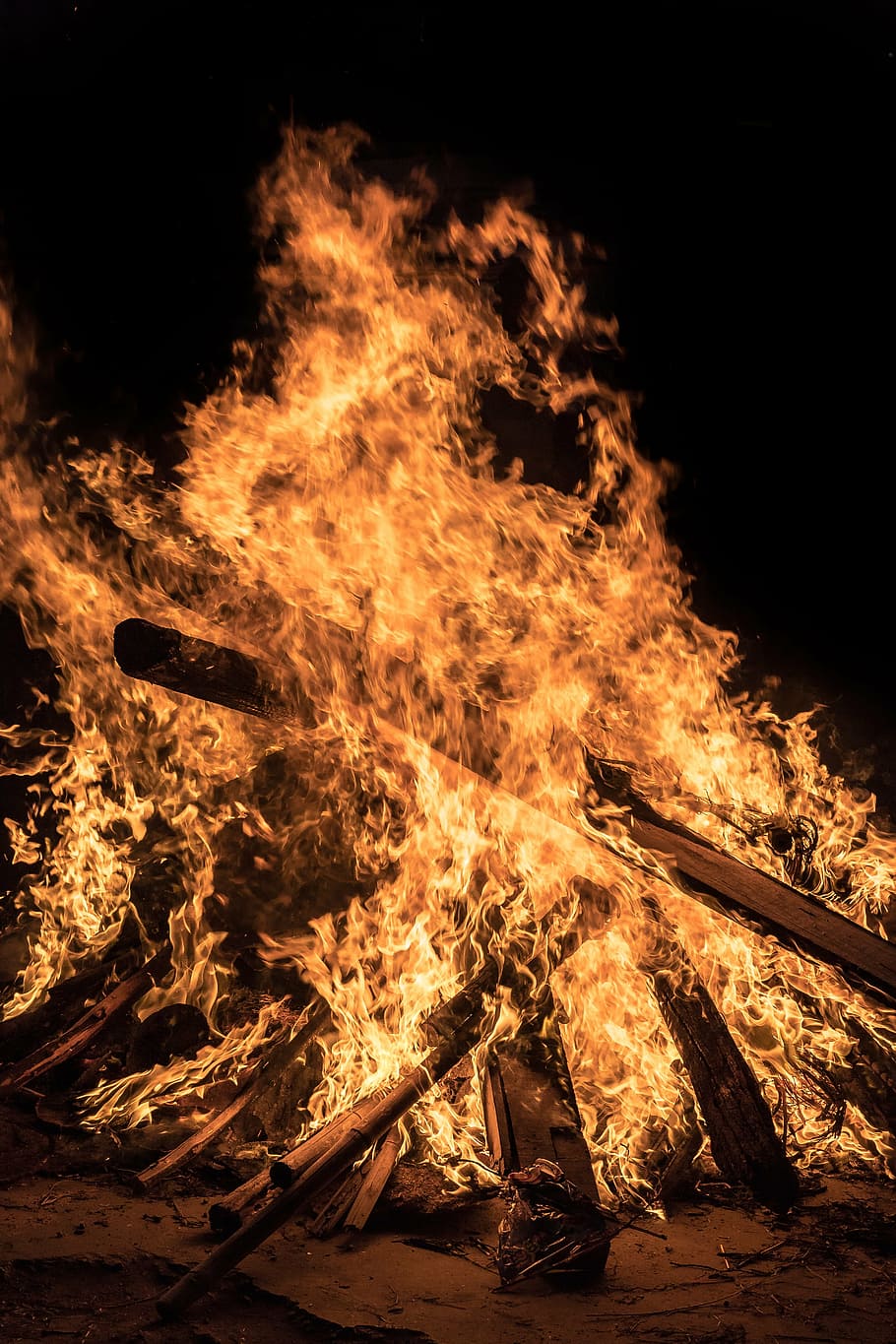 fogueira durante a noite, fogo, fogueira, chama, quente, queimar, calor, inflamar, fogo selvagem, flamejante