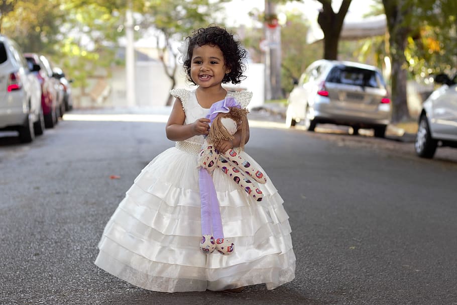 white, sleeveless dress, Dress, Child, Girl, lady honor, princess, surprise, laugh, doll