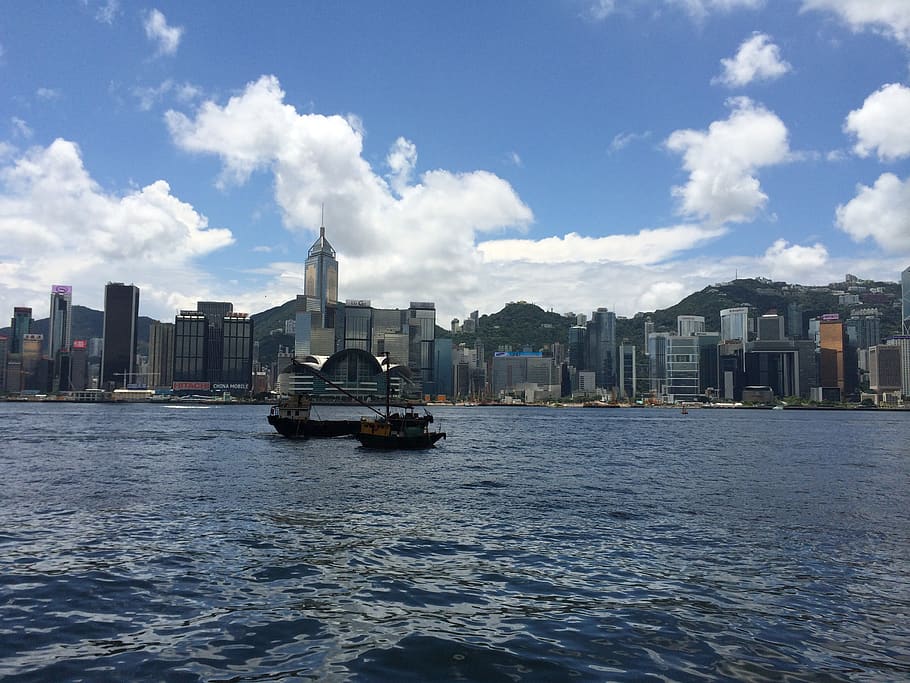 hong kong, puerto victoria, centro de conferencias y exposiciones, velero, arquitectura, estructura construida, agua, exterior del edificio, ciudad, frente al mar