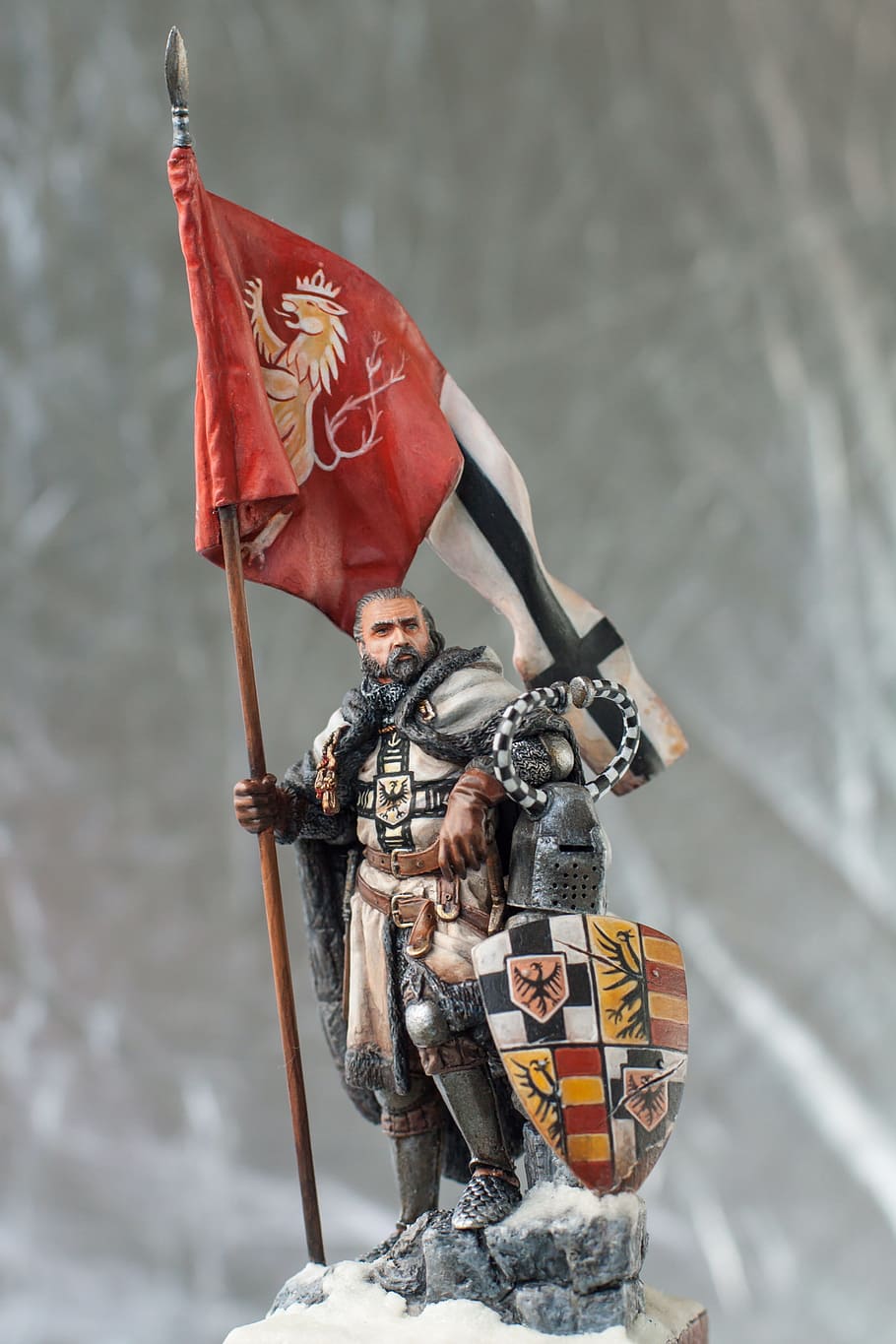Knight, Figurine, Flag, Banner, Armor, statuette, the middle ages, coat of arms, shield, sword