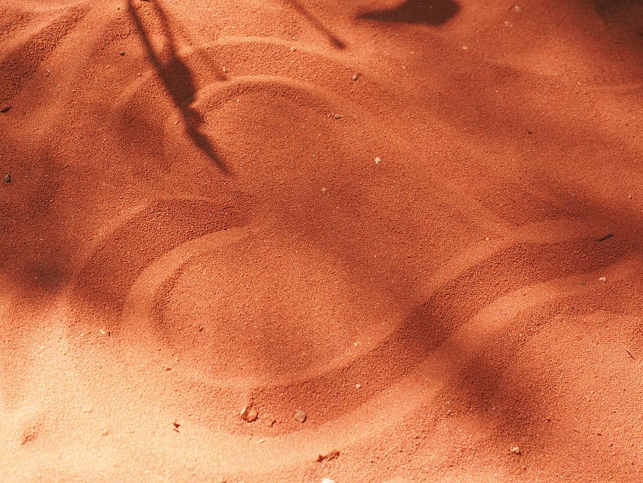 heart shape sand, closeup, photography, sand, heart, love, liebesbeweis, red, roter sand, fine