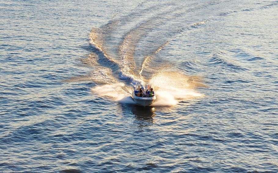 speed boat, the water, ripple, water waves, water marks, the yalu river, sea, water, motion, nautical vessel
